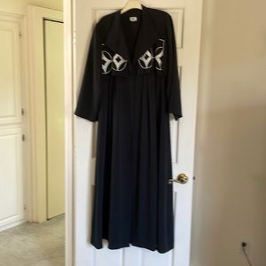 Fabulous authentic Valentino long formal coat. Pair with pants!